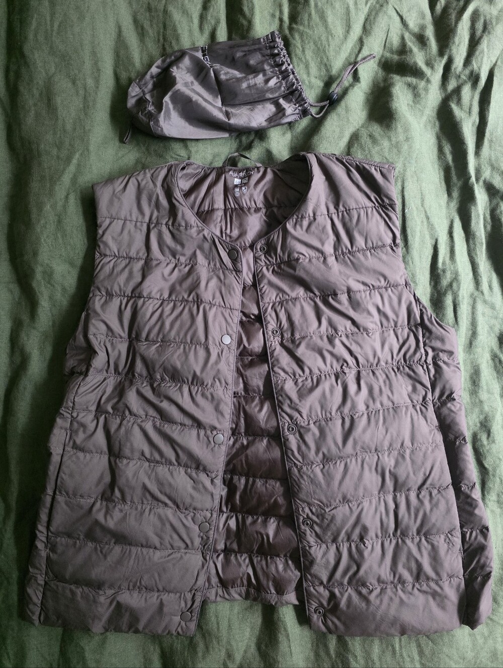 Uniqlo Pufftech Lightweight Quilted Sleeveless Vest - Brown